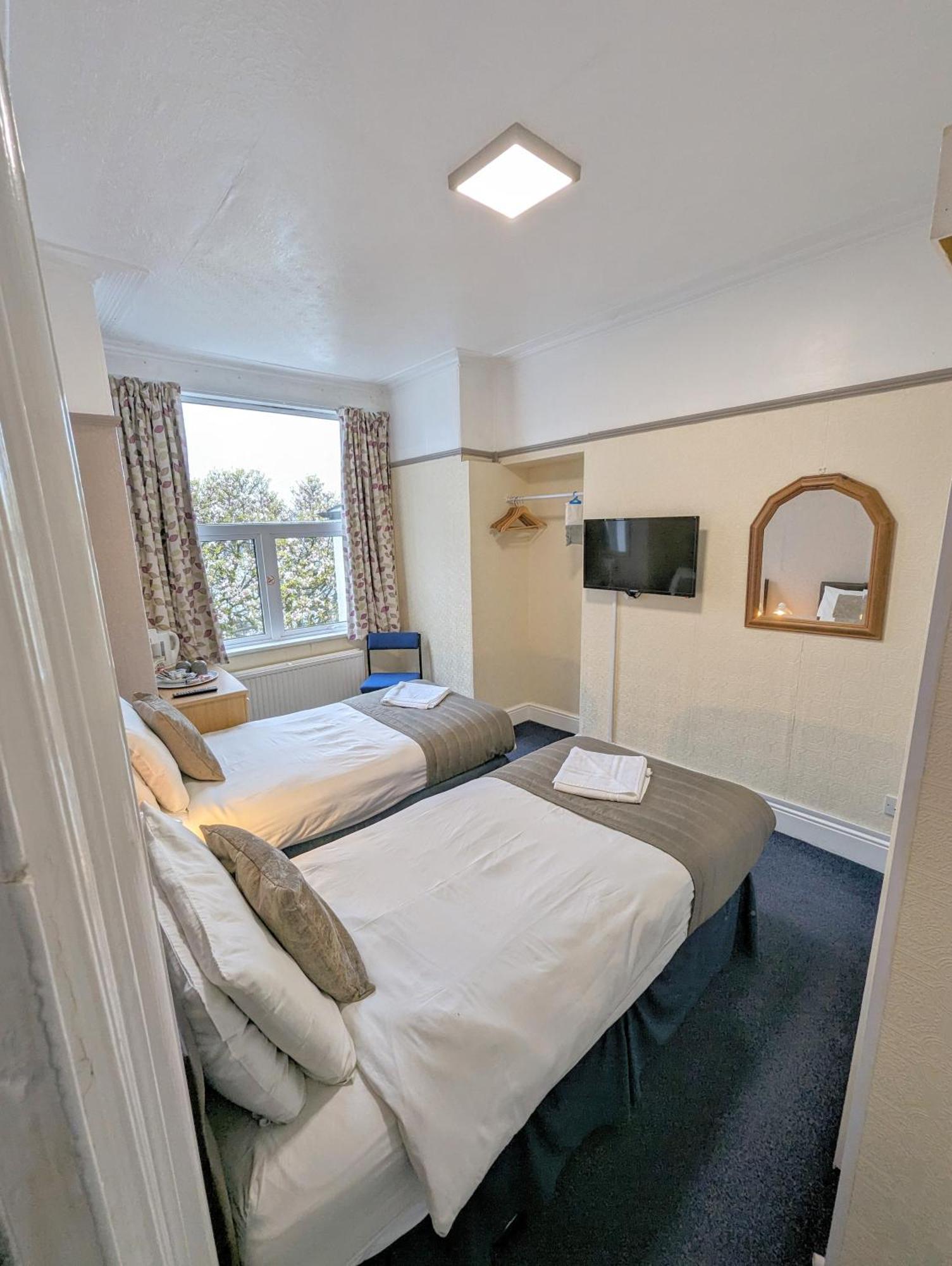 The George Guest House Plymouth Bagian luar foto